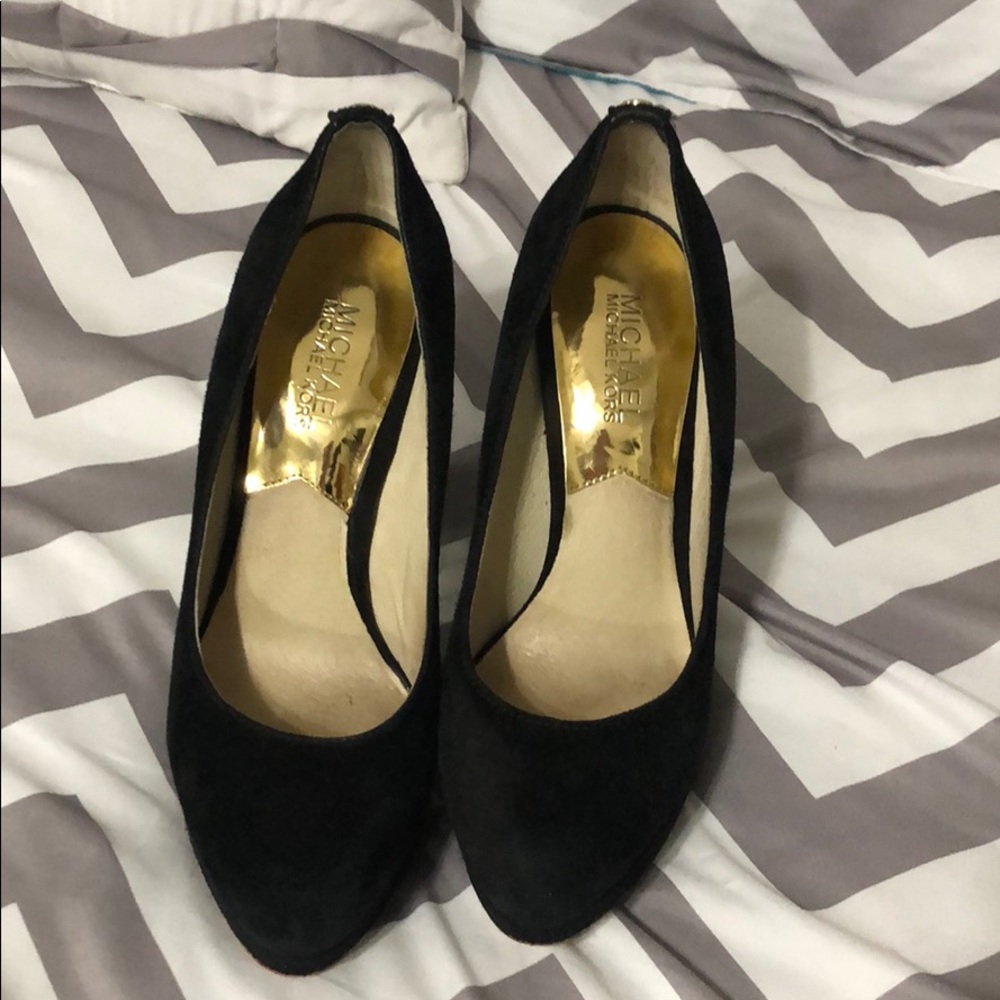 Michael Kors black suede pumps